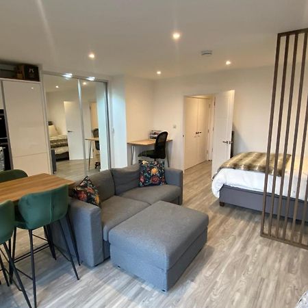 London Luxe: Stylish Studio מראה חיצוני תמונה