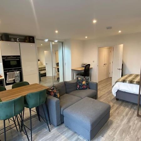 London Luxe: Stylish Studio מראה חיצוני תמונה