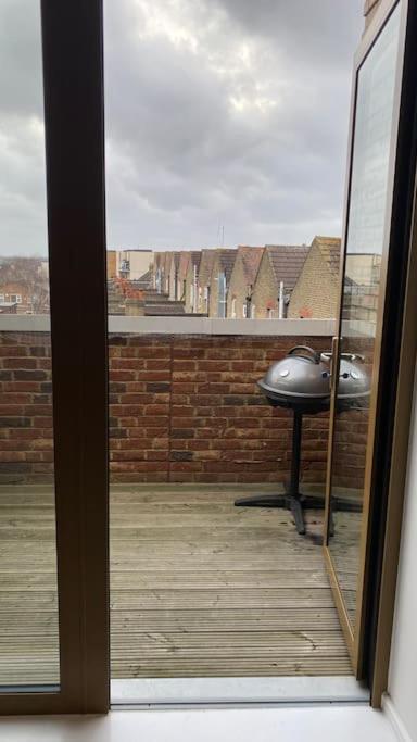 London Luxe: Stylish Studio מראה חיצוני תמונה